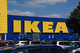 Autopflege während IKEA Einkauf